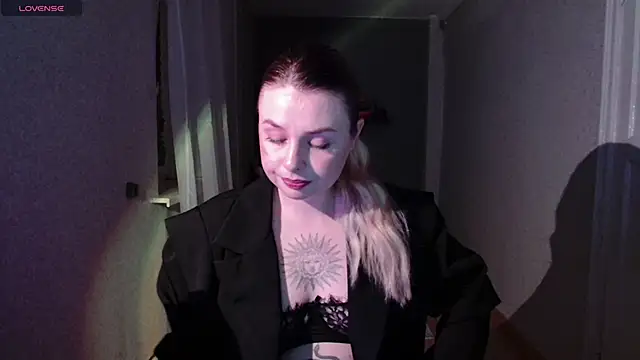 AngelicaHollywood online show from June 7, 8:04 pm