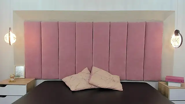 Emilia Bons online show from October 3, 1:49 pm