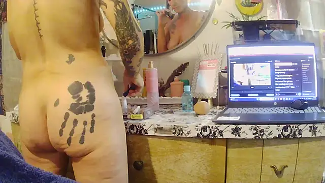 gypsyadventures1 online show from November 15, 11:28 pm