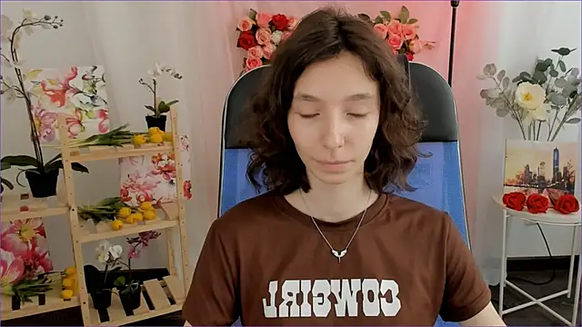 EmmanuellBrown online show from January 14, 7:35 am