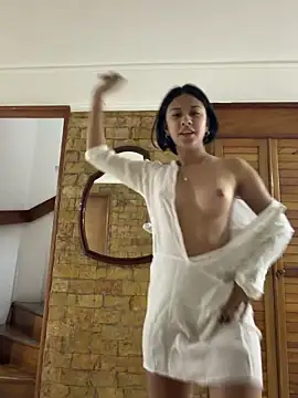 lynn9000 online show from December 15, 11:10 pm