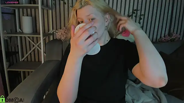 Michele Greenn online show from June 29, 1:23 am