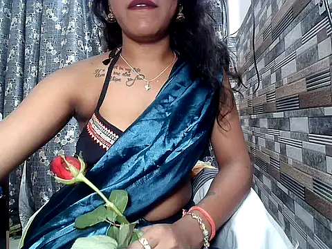 Snapshot of HOT_AARVI11 chatting on October 19, 5:15 pm HOT AARVI11 online show from October 19, 5:15 pm