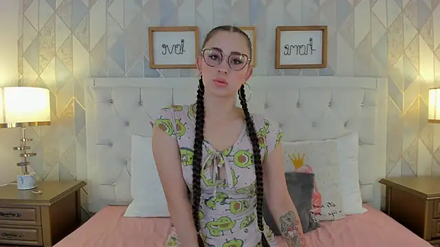 HarleyQueen666 online show from October 14, 11:35 am