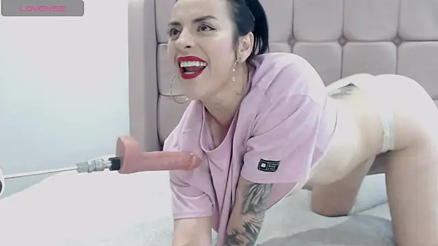 HotAss Hally online show from November 19, 9:42 am