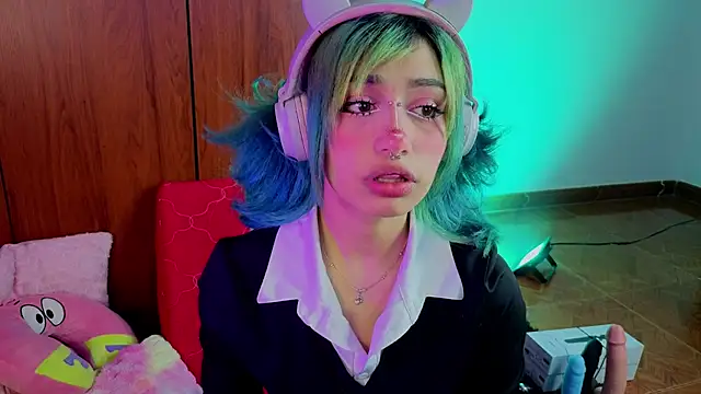 zoelight18 online show from May 12, 3:37 am