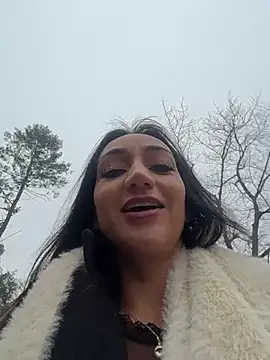 Ninabigtitied online show from November 10, 9:48 am