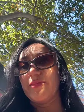 Ninabigtitied online show from September 18, 10:03 am