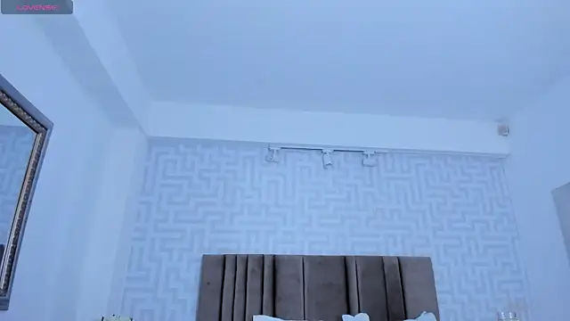 naishaa  online show from February 16, 6:41 pm