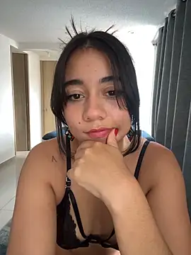 Lily June online show from December 3, 4:20 pm