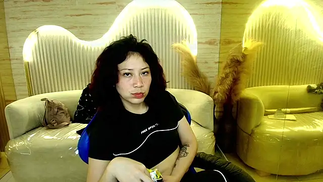valentina r  online show from May 2, 3:10 am