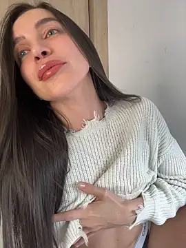 karinasantos  online show from June 15, 8:42 pm