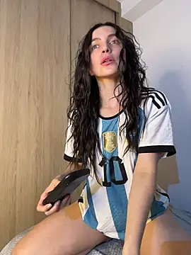 karinasantos  online show from June 16, 11:06 pm