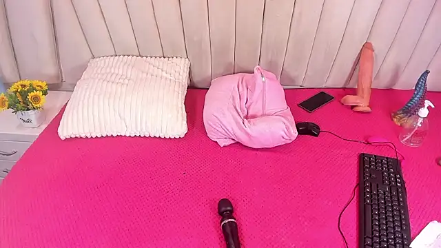 wetmoonhott online show from July 23, 12:35 pm