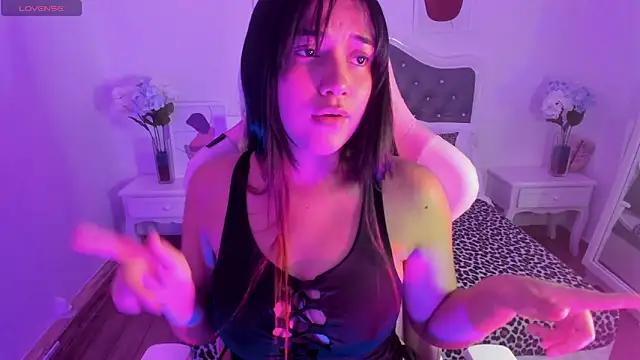 Shaleena  online show from November 6, 8:04 pm