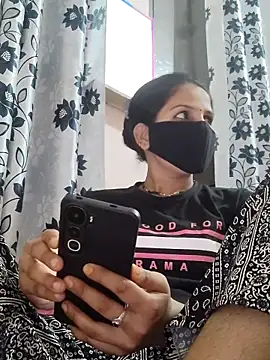 poojam93 online show from February 5, 3:37 pm