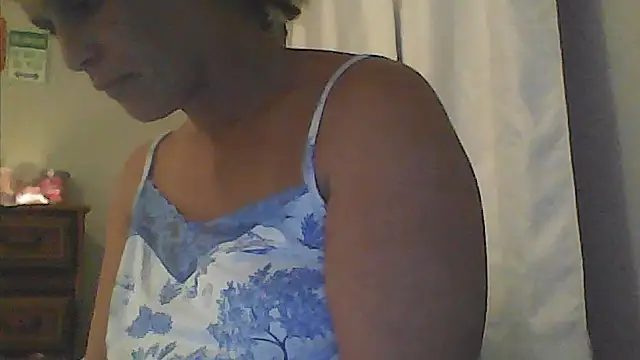 sarahkat86 online show from April 29, 2:37 am