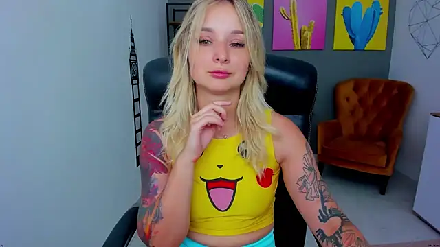 LilFleurish online show from July 7, 7:23 am