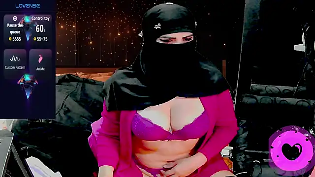 SultanaLayla online show from November 14, 8:20 pm