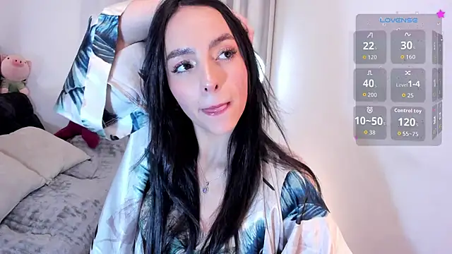 sarah saenz  online show from August 4, 7:47 am