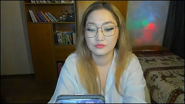 lyra x online show from January 31, 7:56 pm