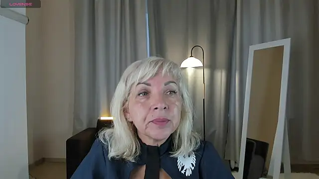Snapshot of LiliaMoons chatting on September 25, 11:20 am LiliaMoons online show from September 25, 11:20 am