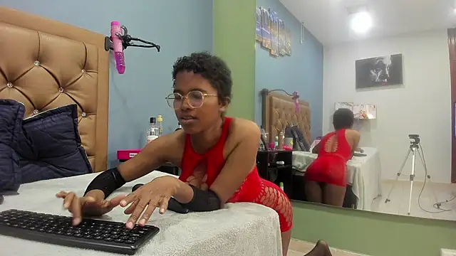 Snapshot of didoelizabeth chatting on September 9, 1:33 pm didoelizabeth online show from September 9, 1:33 pm