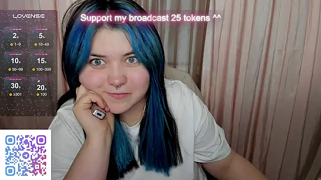 Snapshot of Alisa_Monroe chatting on October 2, 8:19 am Alisa Monroe online show from October 2, 8:19 am
