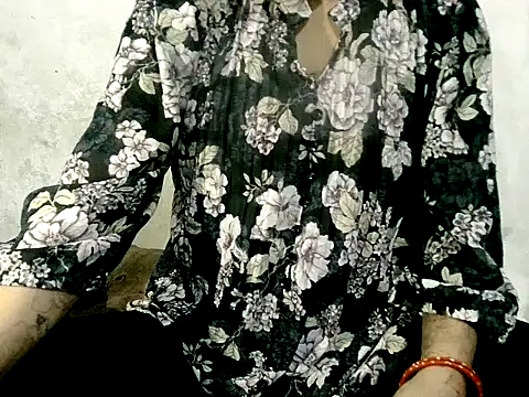 RIYA SOOD online show from October 14, 4:09 pm
