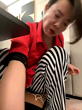 Snapshot of anna_yngs chatting on September 10, 10:26 am anna yngs online show from September 10, 10:26 am