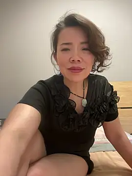 anna yngs online show from July 28, 12:48 pm