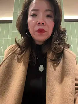 anna yngs online show from February 7, 12:20 pm