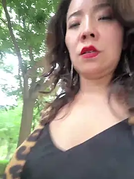 anna yngs online show from June 20, 9:35 am