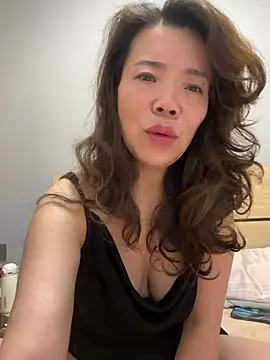 anna yngs online show from August 2, 10:57 pm
