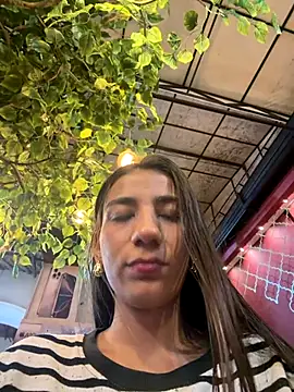 -juicy  online show from November 18, 11:26 pm