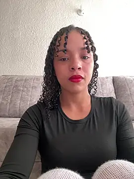 Yasmin777  online show from July 28, 9:25 pm