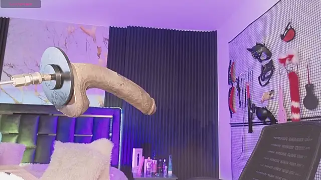 Issafoxx online show from January 31, 7:11 pm