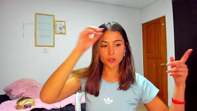 Snapshot of Ana__Pink chatting on October 4, 12:27 am Ana  Pink online show from October 4, 12:27 am