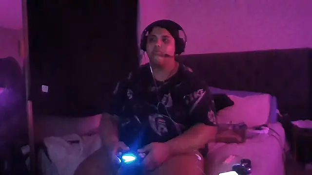 1n0nlythroat online show from June 25, 5:12 am