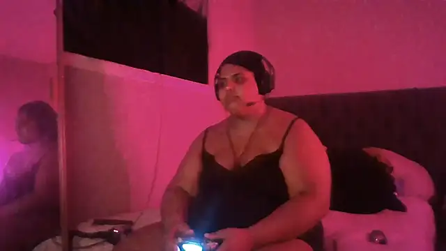 1n0nlythroat online show from June 24, 6:12 am