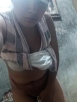 Emoxita23 online show from October 7, 1:32 am