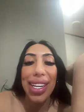 annalove22 online show from December 19, 3:10 am