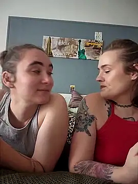 AndHerXO online show from February 20, 2:18 pm