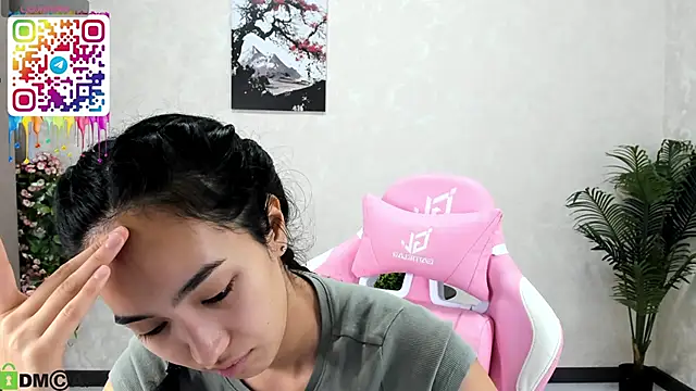 Snapshot of FlirtyAura chatting on September 27, 3:58 am FlirtyAura online show from September 27, 3:58 am