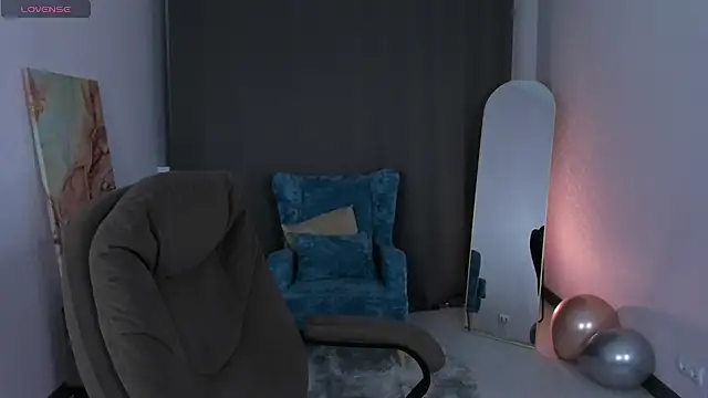 FlirtyAura online show from June 25, 3:50 am