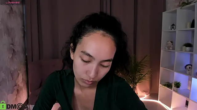 FlirtyAura online show from July 18, 3:43 am