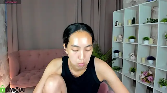 FlirtyAura online show from August 2, 3:31 am