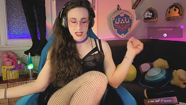 Zesty Peach online show from May 8, 8:10 pm