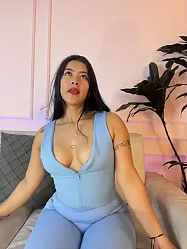 BellaFernandez   online show from August 3, 9:42 pm