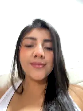 Snapshot of Lupe_19 chatting on September 19, 4:33 am Lupe 19 online show from September 19, 4:33 am